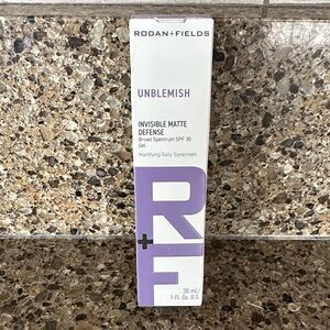 Rodan + Fields Unblemish SPF 30 Gel - White and Purple